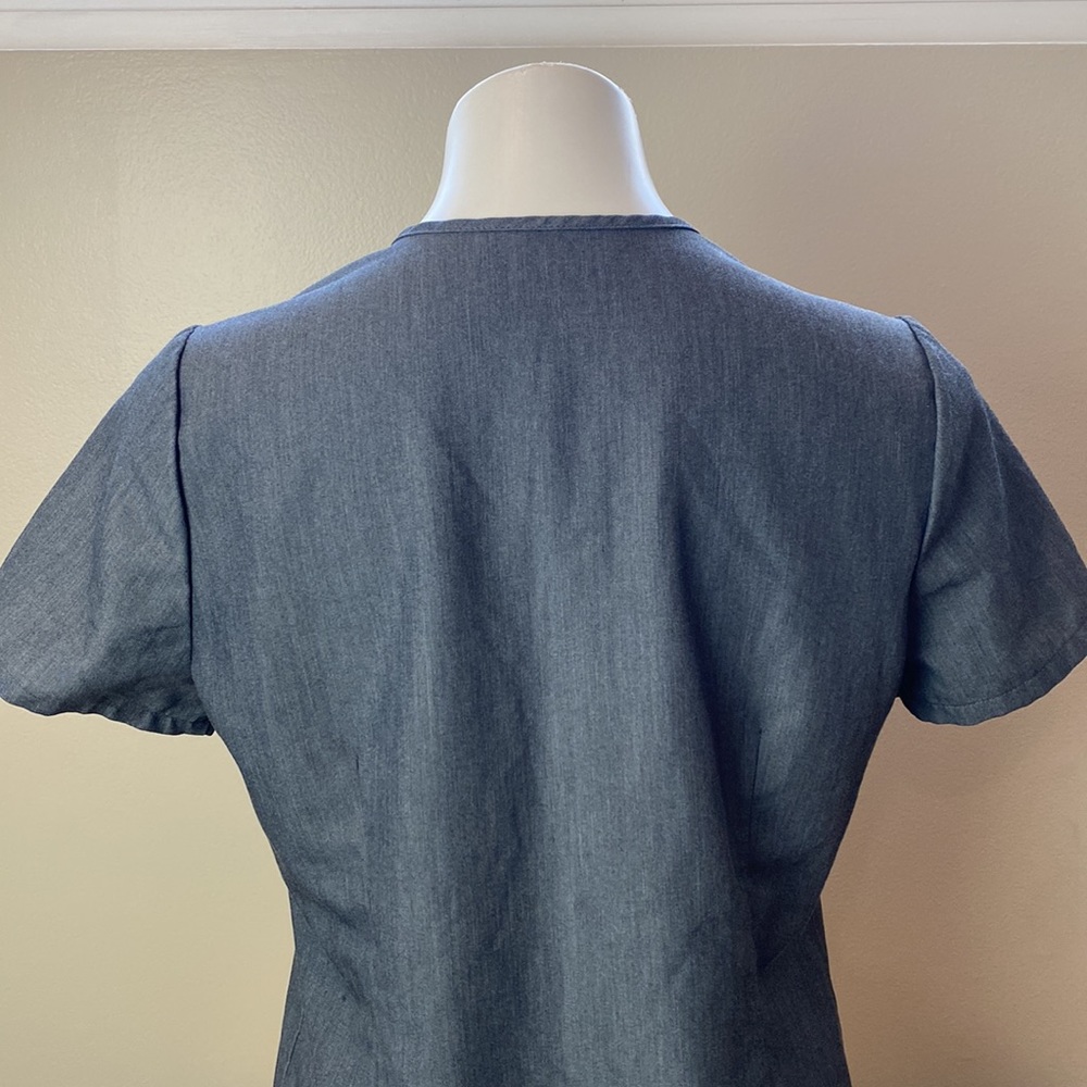 Figs Scrub Top - Picture 7 of 13